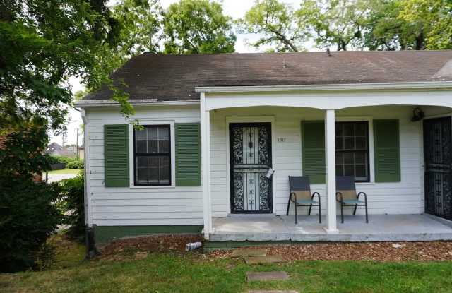 1517 Sweetbriar Avenue New - A Gallery 2