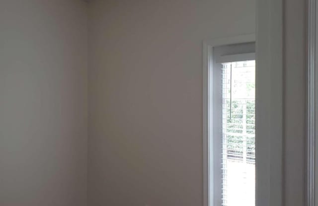 587 N Fairfield Gallery 2