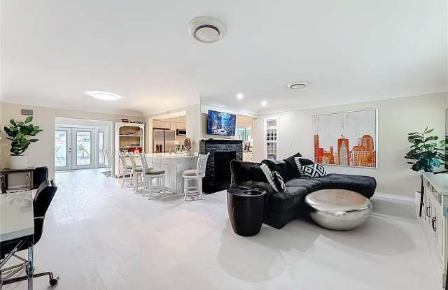 6170 7TH Avenue N Gallery 4