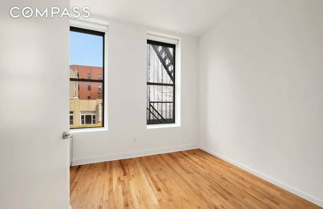 281 Grand Street Gallery 4