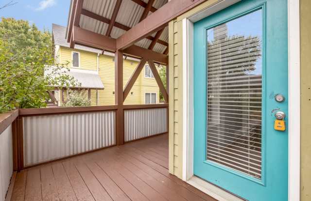 Beautiful 2-Bedroom Townhome off Haywood Road Gallery 4