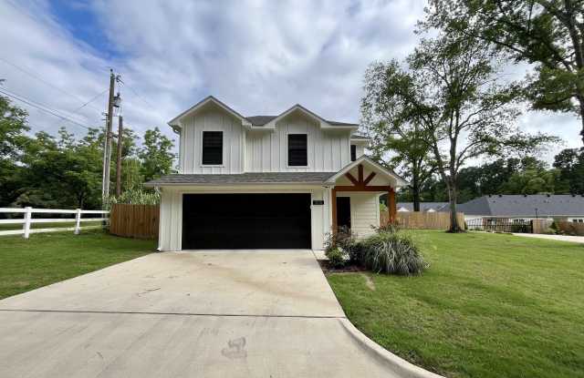 1015 McClenny Dr photos photos