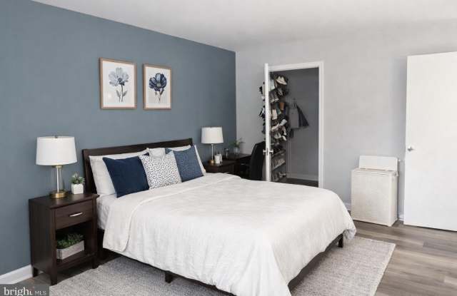 5540 KAREN ELAINE Drive Gallery 3