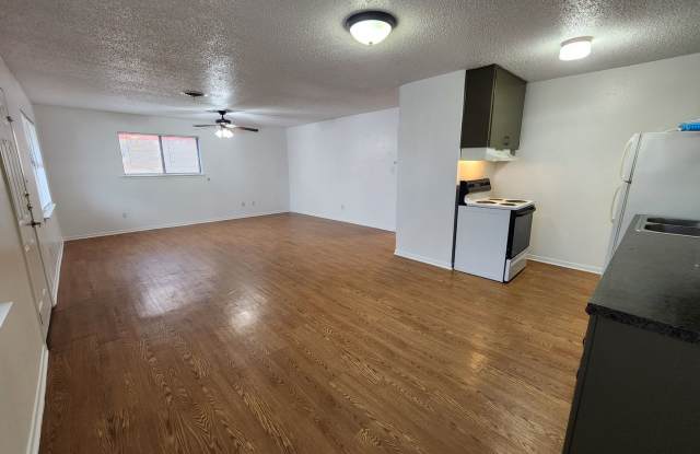 2/1 Duplex in Lampasas photos photos