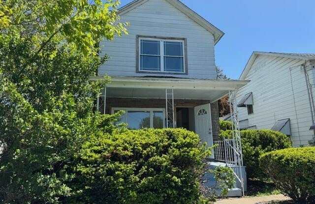 742 DONNELLY ST Street photos photos