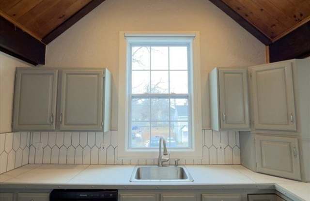 41 Sherman St unit: 2 photos photos