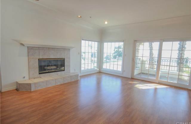 1901 E Ocean Boulevard Gallery 4