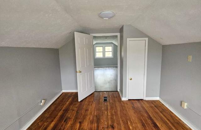 Large 3 bed house with basement - 4409 Covert Avenue, Evansville, IN 47714