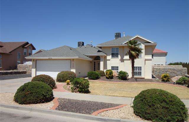 Immaculate Multi Level Northeast Home With Refrigerated Air, Swimming Pool  Jacuzzi Located In Quiet Neighborhood photos photos