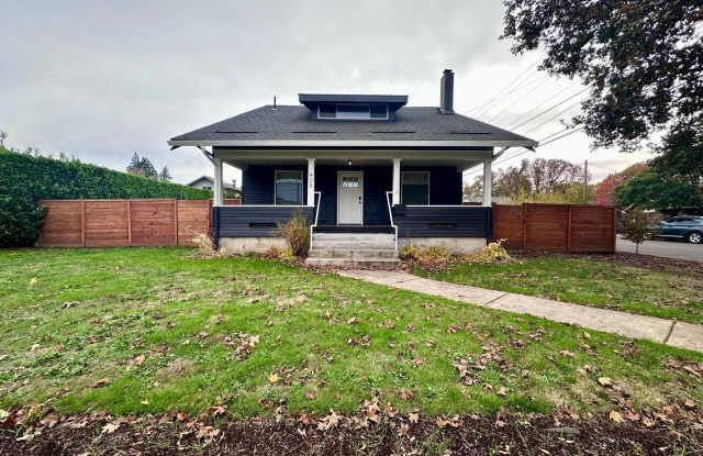 Charming 4 Bed 2 Bath Corner Lot Single-Family Home in Gladstone, OR! - 405 East Arlington Street, Gladstone, OR 97027