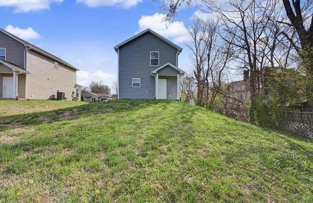 FOR LEASE - Townhome in Watertown! Gallery 3