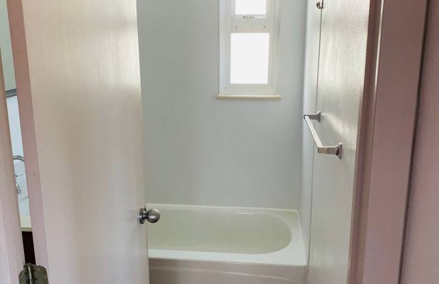 1226 Taylor Ave N photos photos