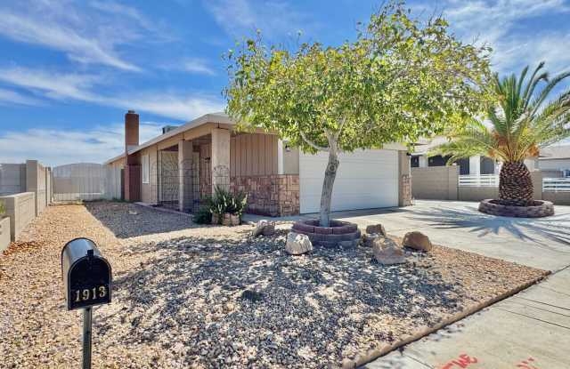 1913 Cameron St / Single Story - 3 Bed, 2 Bath Home - NO HOA! Gallery 4