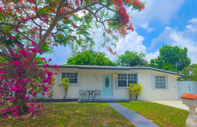 20520 NE 15 AVE photos photos