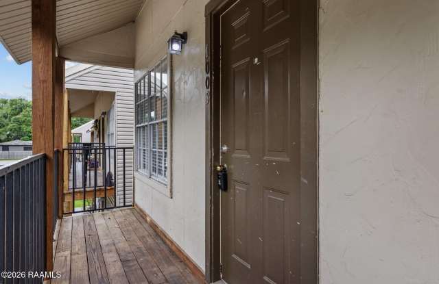 300 Lozes Avenue Gallery 1