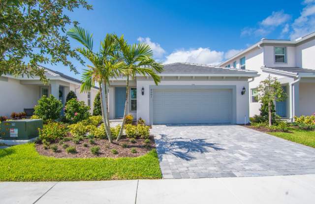 3 Bedroom Available Now! - 4501 Nautilus Cir, Wabasso, FL 32967