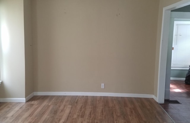 2901 E 67th ST - 2901 East 67th Street, Kansas City, MO 64132