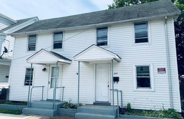 Six Bedroom, single-family house - 209 East Oak Street, Millville, NJ 08332