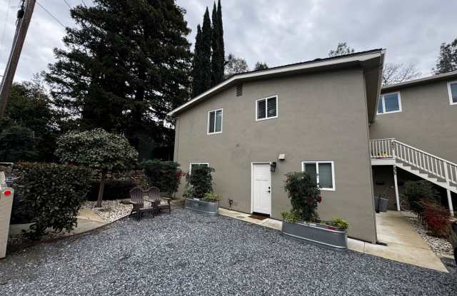 NICE DOWNSTAIRS UNIT WITH 2 BED 1 BATH IN GREAT LOCATION IN AUBUN! photos photos