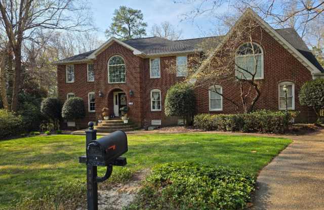 Middle Plantation photos photos