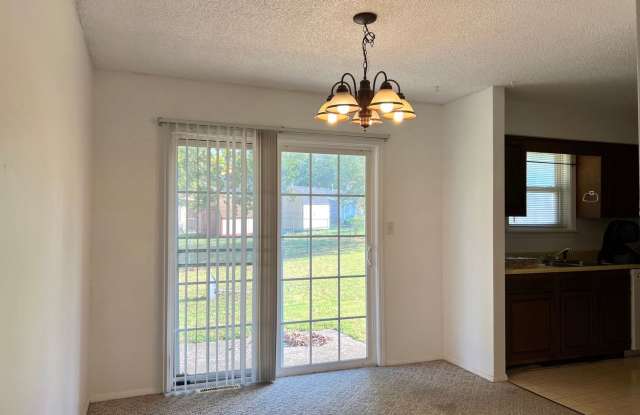 3809-3811 College View Dr Gallery 3