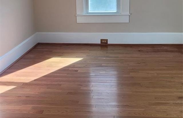 212 E Bell Street Gallery 2