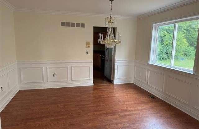7137 Cambridge Drive Gallery 4