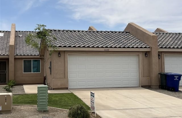 7299 E 39 PL - 7299 East 39th Place, Yuma, AZ 85365