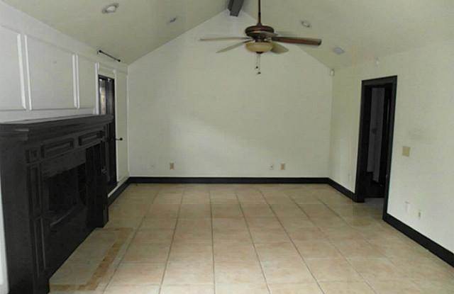 8480 Christie Drive Gallery 3