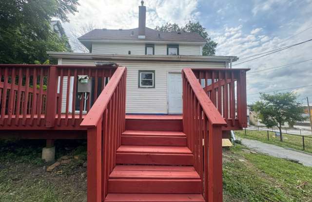 3 Bedroom 2 Bath House in Moline with a Bonus Room photos photos