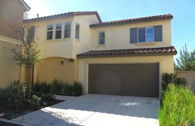 Welcome to Your Next Home in the Gated Estrella Community! photos photos