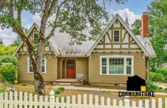 2004 Hillcrest Road photos photos