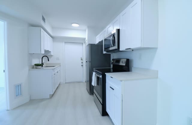 1814 NW 2nd Court Gallery 1