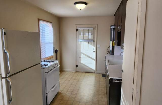 Quaint 1 bedroom home for rent photos photos