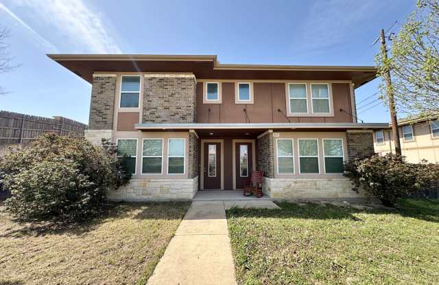 Viewable Now! Small Pets Accepted! - 2328 Verna Lee Boulevard, Harker Heights, TX 76548