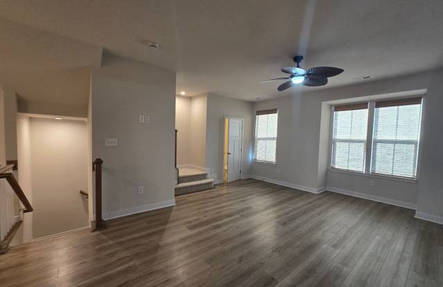 4 Bed, 3.5 Bath Townhome Located just minutes from the VA/NC Line Gallery 3