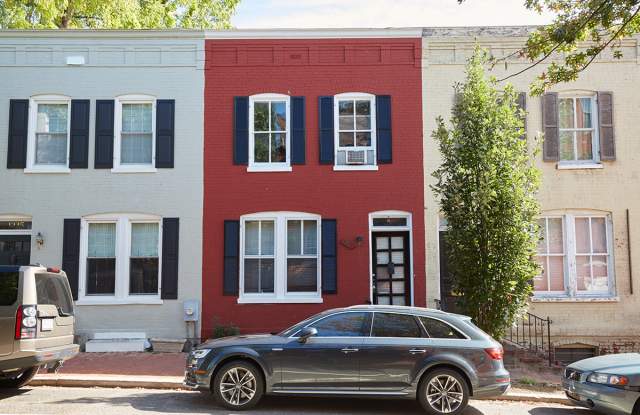 1233 33rd St NW - 1233 33rd Street Northwest, Washington, DC 20007