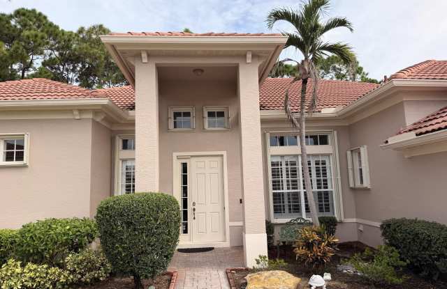 403 NW LYNDHURST Court Gallery 2