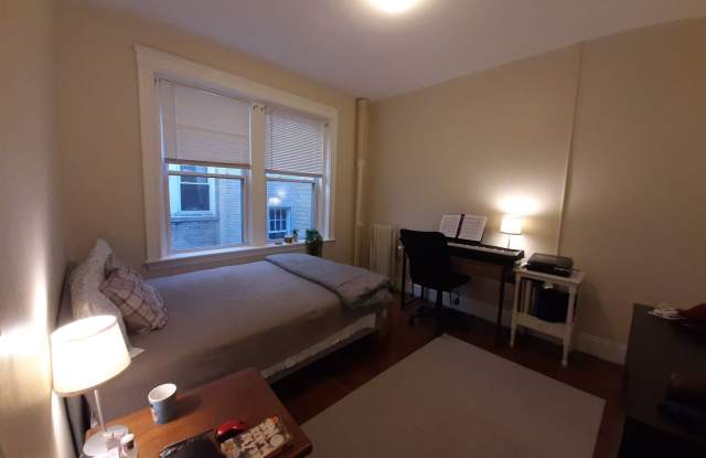 2 Bed Split (Or 1-Bed with Living Room) w Heat and Hot Water Inc! NEAR T photos photos