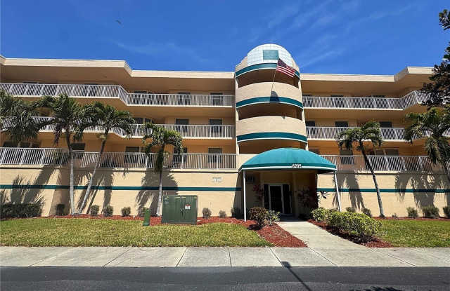 6205 SHORELINE DRIVE - 6205 Shoreline Drive, Seminole, FL 33708