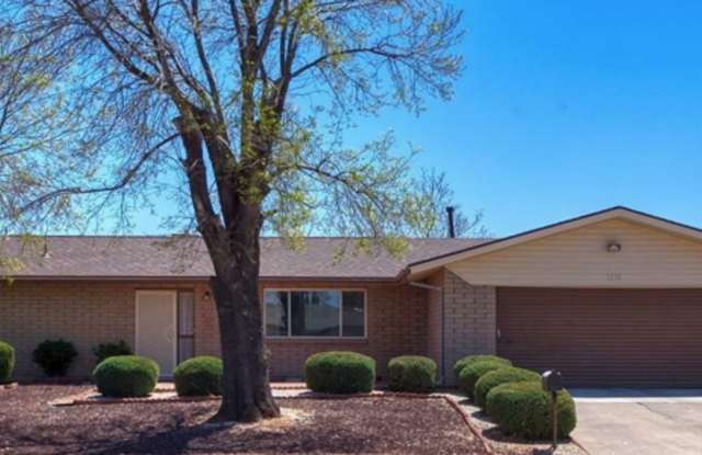 3 bedroom home with large family room photos photos