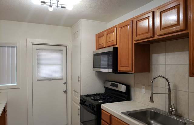 Newly Remodeled 1 Bedroom Unit in Orange - 1455 West Almond Avenue, Orange, CA 92868 Newly Remodeled 1 Bedroom Unit in Orange - 1455 West Almond Avenue, Orange, CA 92868