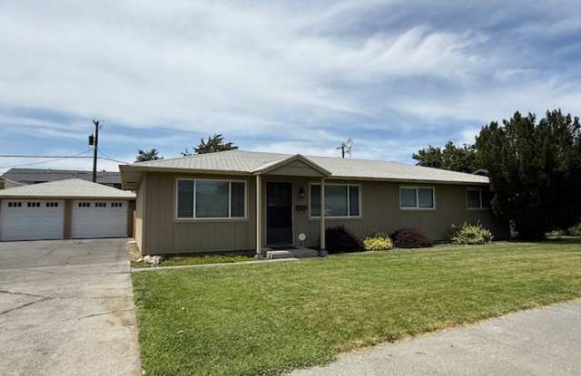 3 Bedroom 1.25 Bath with 2 car garage photos photos