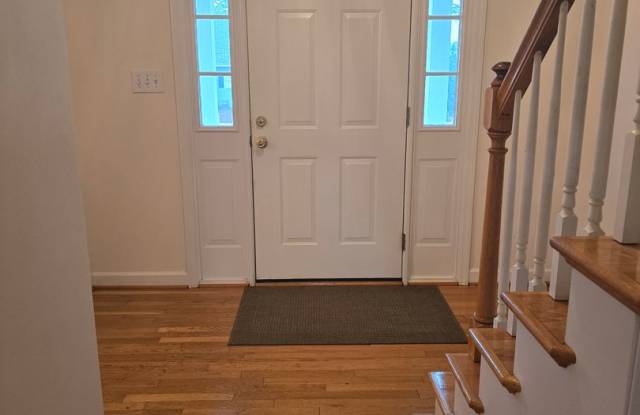 3 Bedroom Home Located in Kings Grant Gold Community! Gallery 3