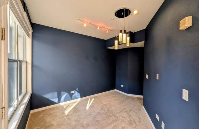 Walk-Up Townhouse in Downtown SD - Dual Master 2 Bed 3 Bath with Brand New Flooring! photos photos