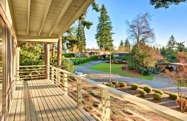 Hillside Bellevue Home w/ Lake Views! Gallery 3
