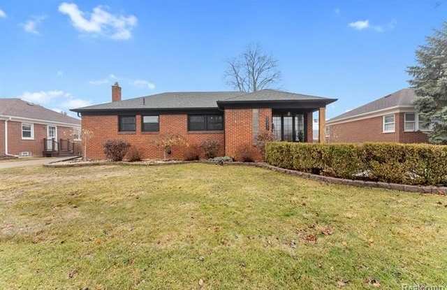 2085 17th Street photos photos