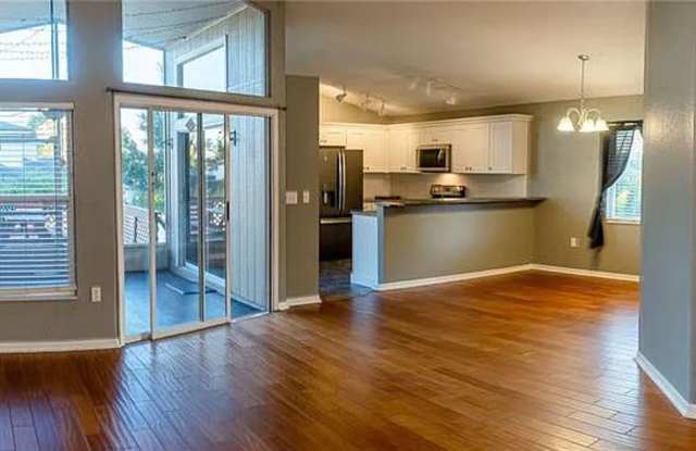 Highland Chase Three Bedroom, Updated Kitchen and Large Patio photos photos