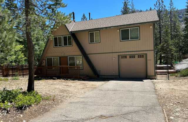 Christmas Valley Chalet with Garage - across from Acres of Forest Service - 3331 West River Park Drive, El Dorado County, CA 96150