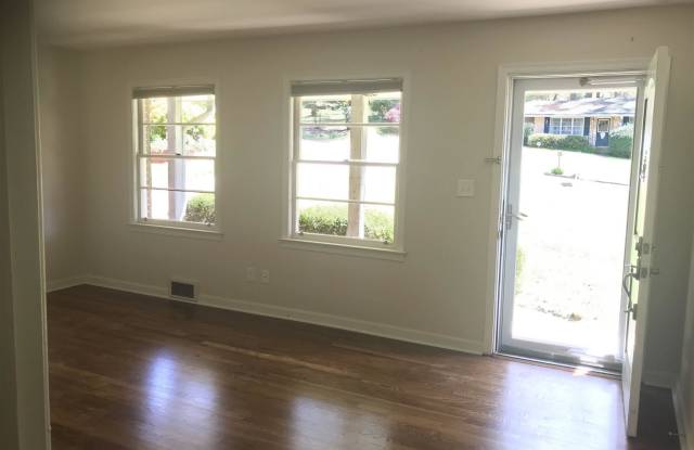 2437 Harrington Dr Gallery 3